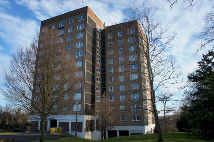 1 Bedroom Flat To Rent In Dome Way, Redhill, RH1