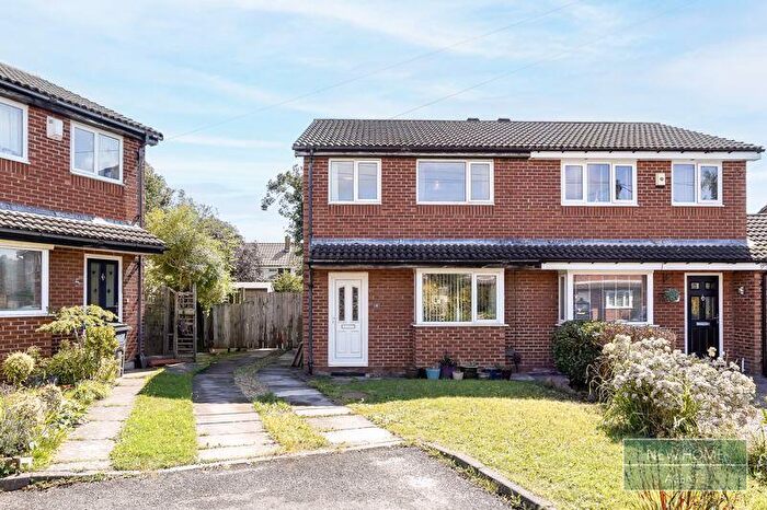 3 Bedroom Semi-Detached House For Sale In Earl Close, Darlington, DL1