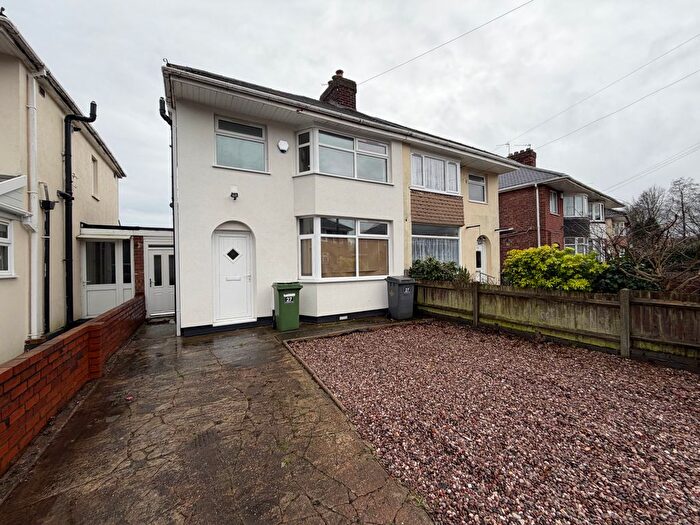 3 Bedroom Semi Detached House To Rent In Swinford Road, Fallings Park, Wolverhampton, WV10