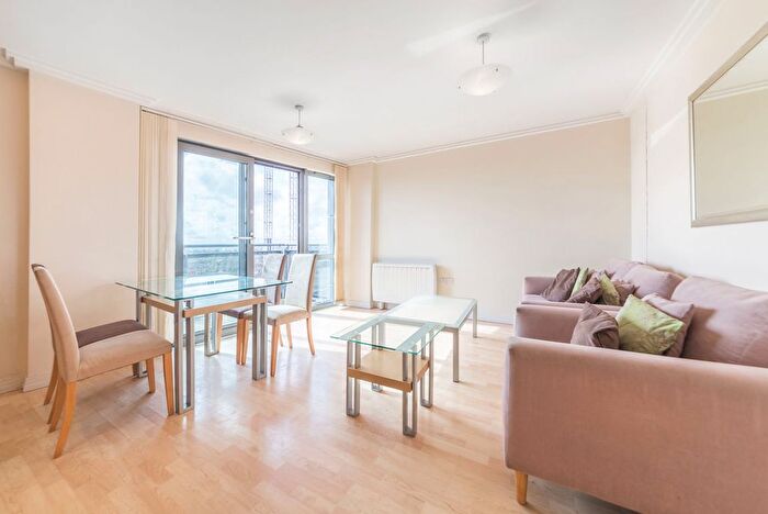 1 Bedroom Flat To Rent In Victoria Road, North Acton, W3
