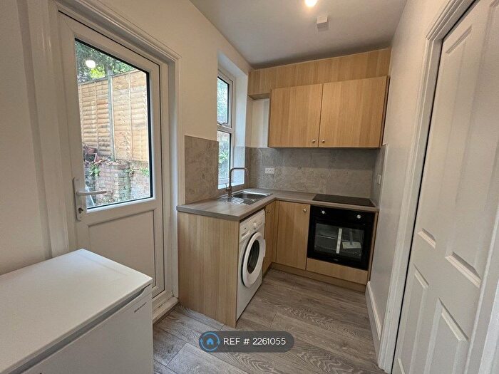 Studio To Rent In Archway Road, London, N6