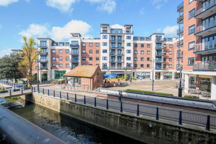 2 Bedroom Flat For Sale In Charter Quay, Kingston Upon Thames, KT1