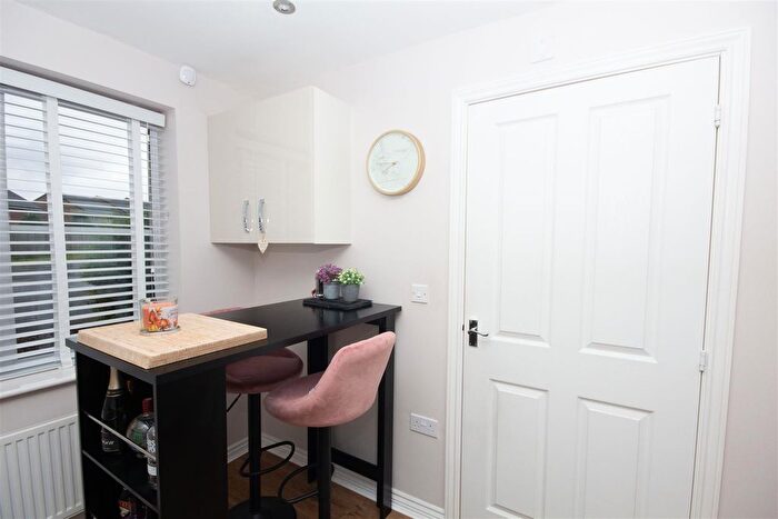 3 Bedroom Town House For Sale In Knowles View, Talke, Stoke-On-Trent, ST7