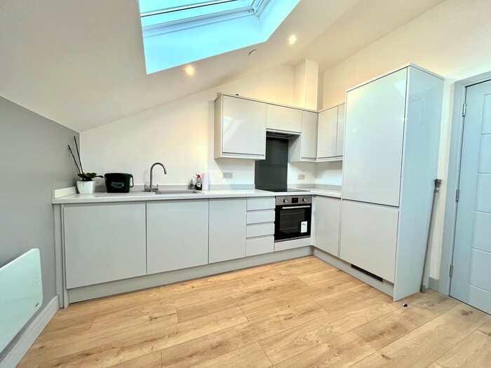 1 Bedroom Flat To Rent In Harriet Street, Penarth, CF64