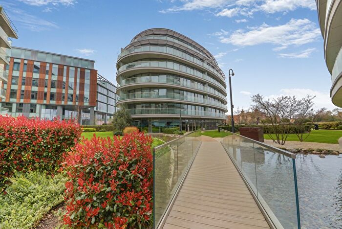 2 Bedroom Flat For Sale In Parr's Way, Hammersmith, W6