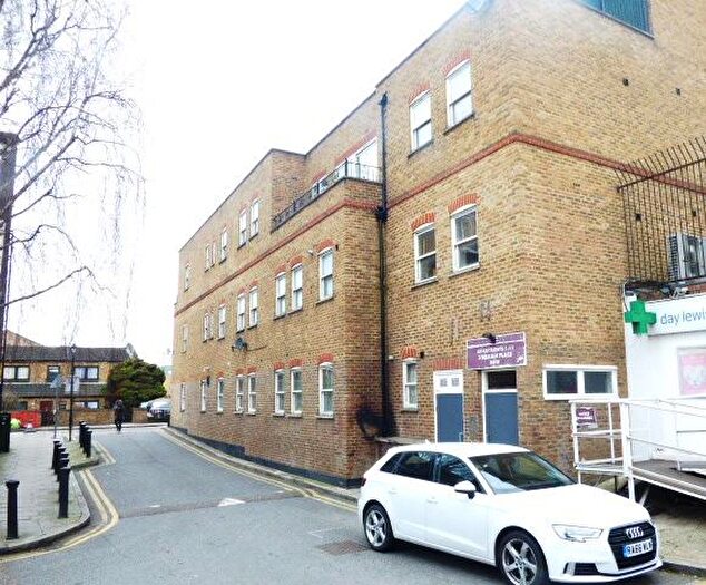 1 Bedroom Flat To Rent In William Place, Bow, London, E3