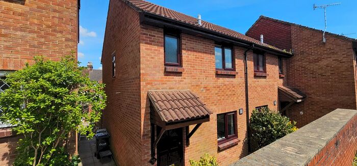 2 Bedroom Semi-Detached House To Rent In Russell Road, Salisbury, SP2