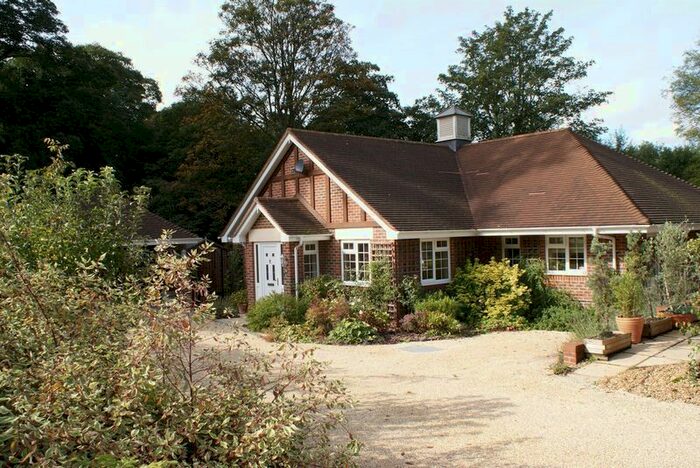 4 Bedroom Detached House To Rent In Ashdell Road, Alton, GU34