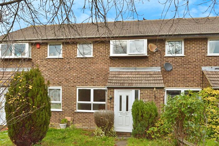 3 Bedroom Terraced House For Sale In Favell Drive, Furzton, Milton Keynes, MK4