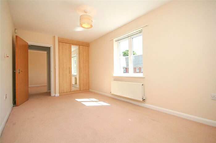 2 Bedroom Flat To Rent In Wade Court, Cheltenham, Glos, GL51