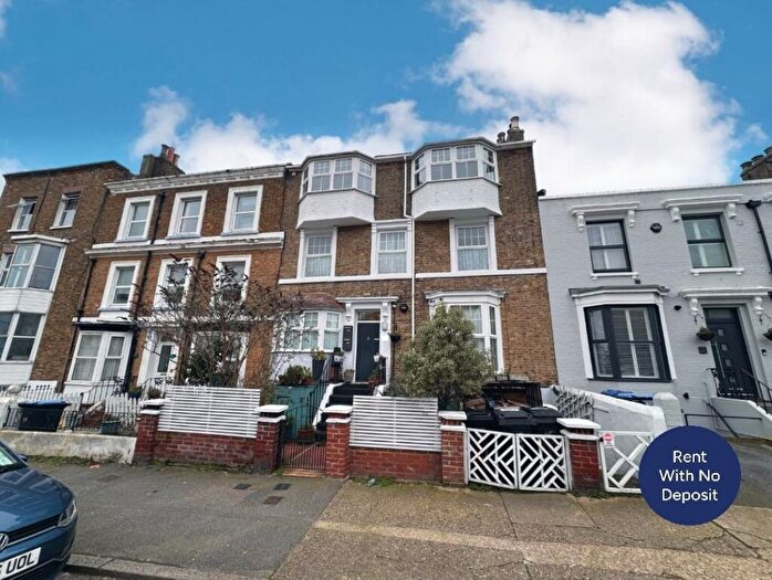 2 Bedroom Flat To Rent In Sweyn Road, Cliftonville, Margate, Kent, CT9