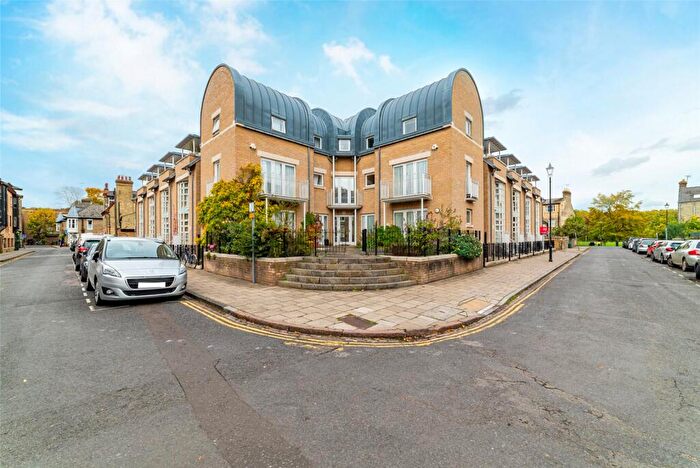 2 Bedroom Town House For Sale In Portugal Street, Cambridge, CB5