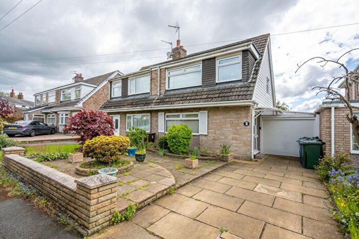 3 Bedroom Semi-Detached House For Sale In Standhouse Lane, Aughton, L39