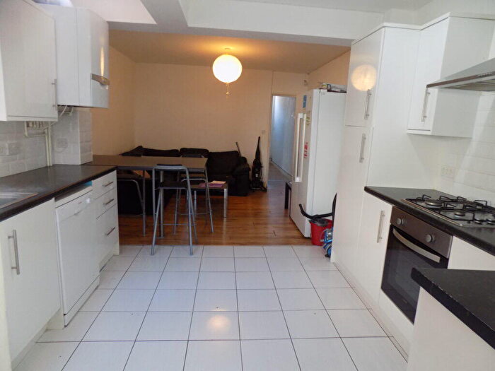 6 Bedroom House To Rent In Luton Road, Selly Oak, Birmingham, B29