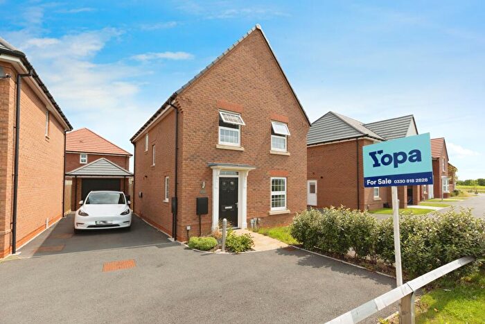 4 Bedroom Detached House For Sale In Talbot Drive, Warwick, CV34