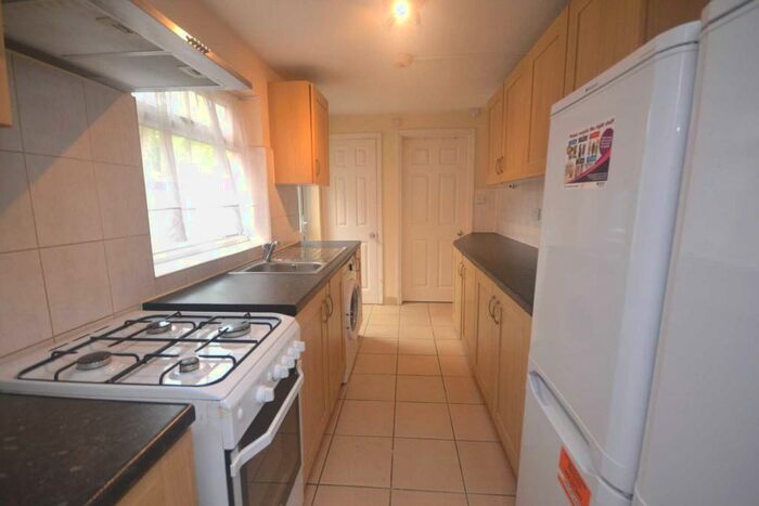 5 Bedroom Terraced House To Rent In Cardigan Road, University Area, RG1