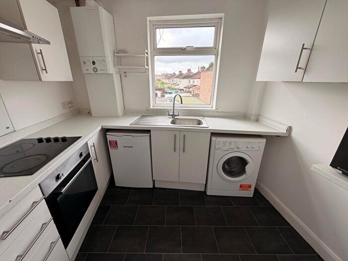 3 Bedroom Maisonette To Rent In Fishponds Road, Fishponds, Bristol, BS16