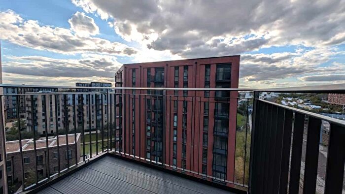2 Bedroom Apartment To Rent In The Railings, Middlewood Locks, M5