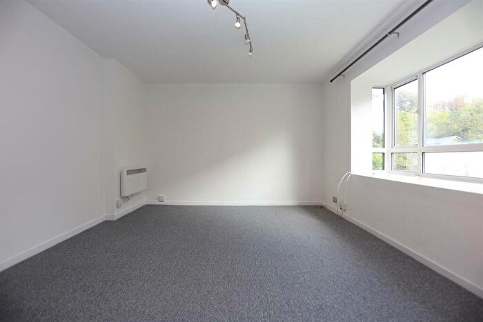 2 Bedroom Flat To Rent In Cliveden Court, London Road, Brighton, BN1