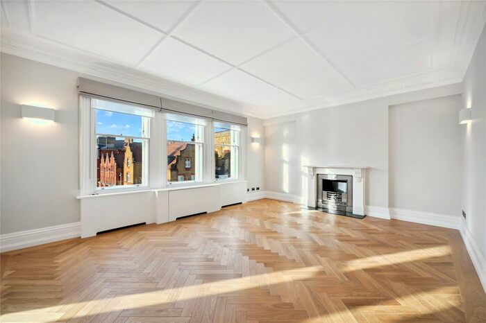 3 Bedroom Flat To Rent In Sloane Street, London, SW1X