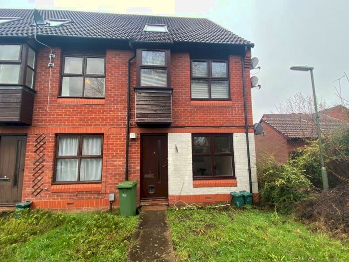 1 Bedroom Flat To Rent In Woking, GU21
