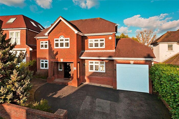 5 Bedroom Detached House To Rent In Warren Close, Esher, Surrey, KT10