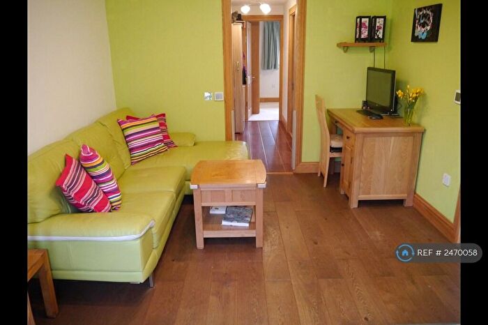 2 Bedroom Flat To Rent In Undine Road, London, E14