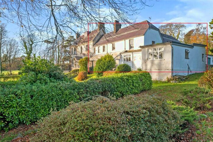 7 Bedroom Semi-Detached House For Sale In Criccieth, Gwynedd, LL52