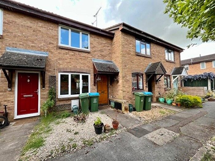2 Bedroom Terraced House To Rent In Sharp Close, Aylesbury, HP21
