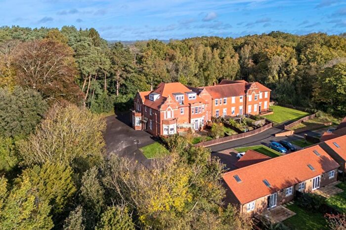 2 Bedroom Flat For Sale In The Drive, Hellingly, BN27