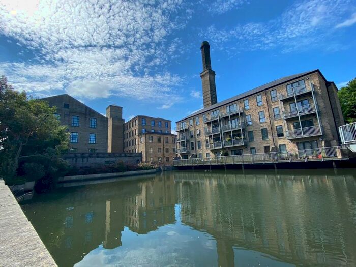 1 Bedroom Apartment To Rent In Parkwood Road, Longwood, Huddersfield, HD3