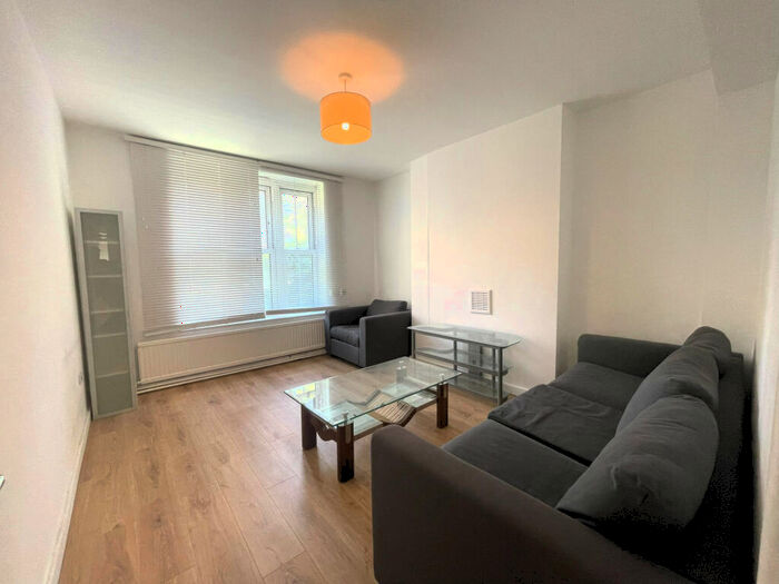 3 Bedroom Apartment To Rent In Camden Park Road, London, NW1
