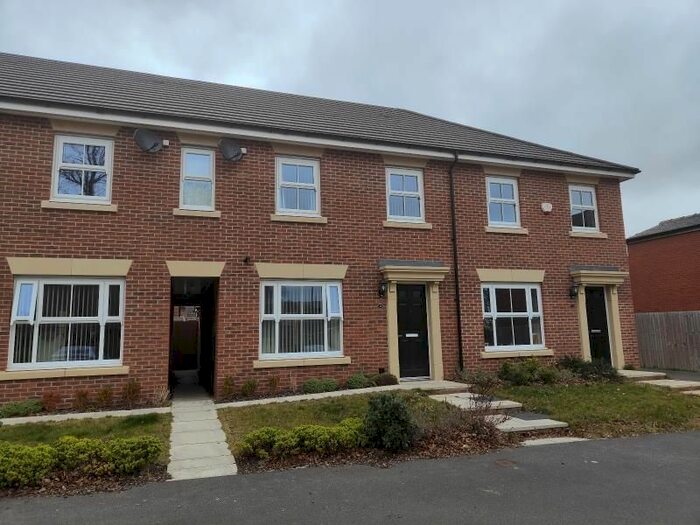 3 Bedroom Town House To Rent In Butler Way, Wakefield, WF1