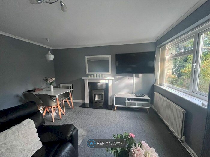 2 Bedroom Maisonette To Rent In Sunnywood Drive, Haywards Heath, RH16