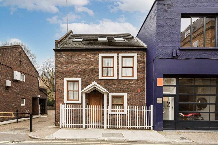 3 Bedroom Property To Rent In Munden Street, West Kensington, W14