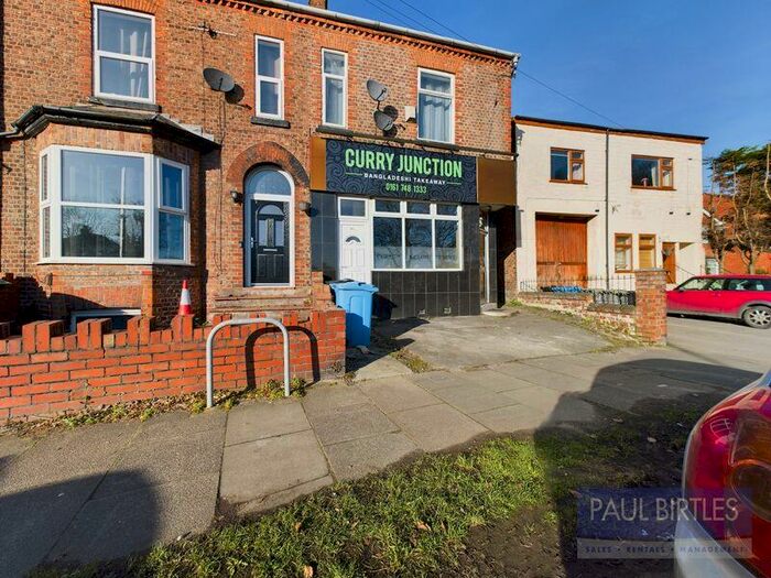 2 Bedroom Triplex To Rent In Stretford Road, Urmston, Trafford, M41