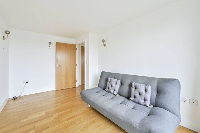 2 Bedroom Flat For Sale In Long Lane, London Bridge, London, SE1
