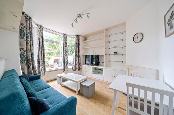 1 Bedroom Flat For Sale In Danvers Road, Crouch End, London, N8