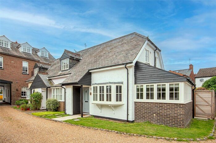 1 Bedroom Detached House To Rent In Chapel Street, Berkhamsted, Hertfordshire, HP4