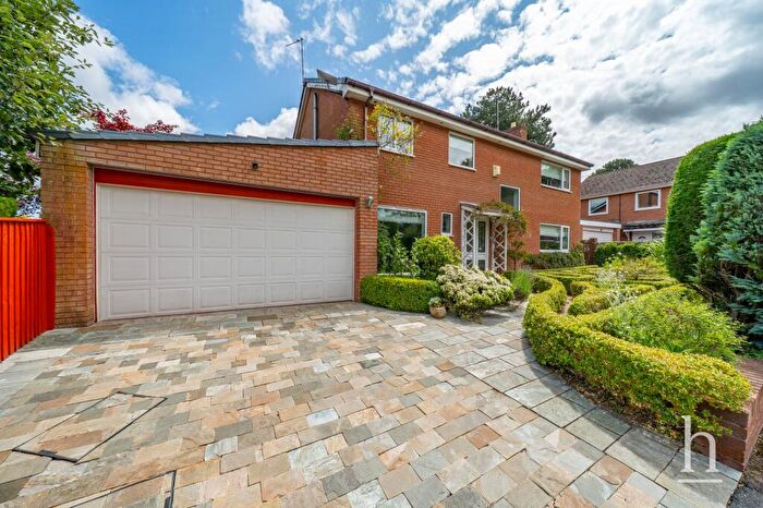 4 Bedroom Detached House For Sale In Whinmoor Close, Prenton, CH43