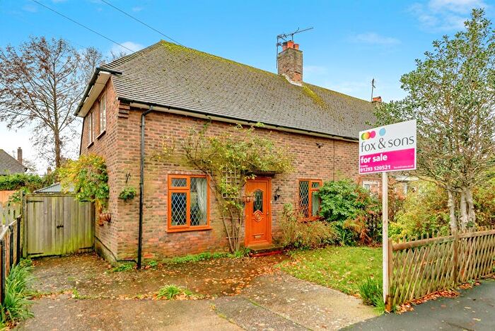 3 Bedroom Semi-Detached House For Sale In Highlands Road, Horsham, RH13