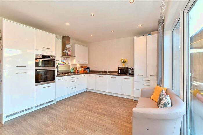 3 Bedroom Detached House For Sale In Sergison Crescent, Staplehurst, Tonbridge, Kent, TN12