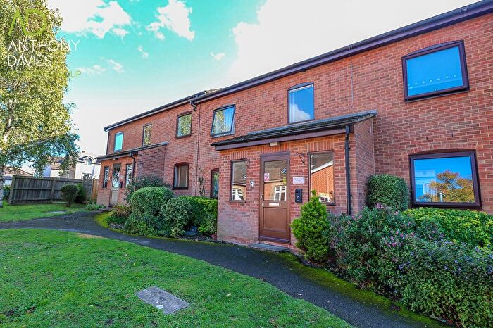 1 Bedroom Flat To Rent In Pauls Court, Pauls Lane, Hoddesdon, EN11