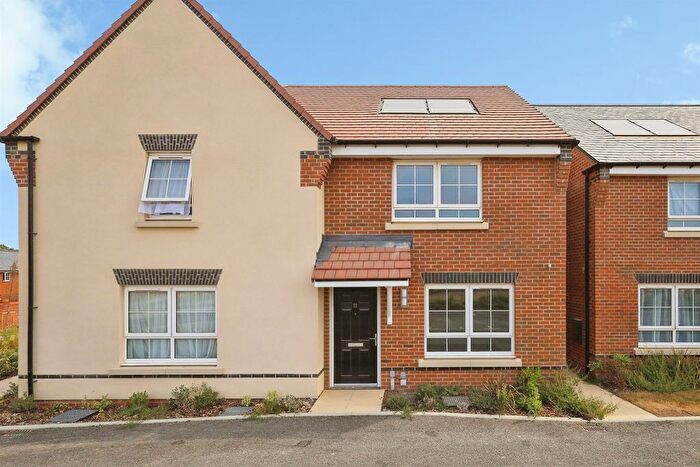 3 Bedroom Semi Detached House For Sale In Cuckoo Fields, Hailsham, BN27