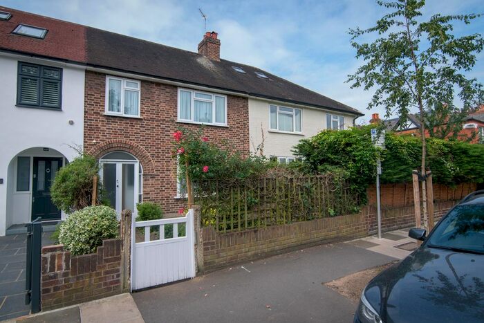 3 Bedroom Property To Rent In Pagoda Avenue, Richmond, TW9