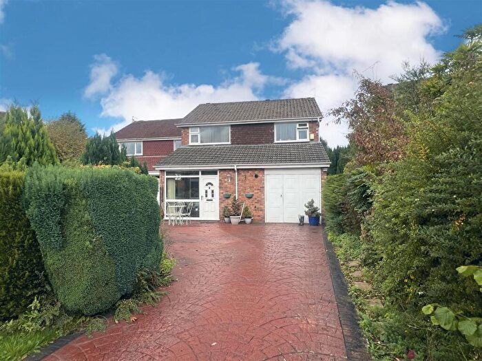 3 Bedroom Semi-Detached House For Sale In Kirklands, Sale, M33