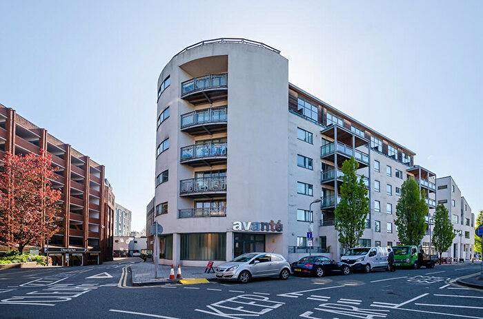 2 Bedroom Flat For Sale In The Bittoms, Kingston Upon Thames, KT1