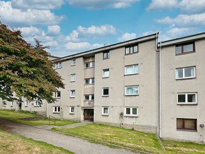 2 Bedroom Flat To Rent In Cornhill Court, Cornhill, Aberdeen, AB16