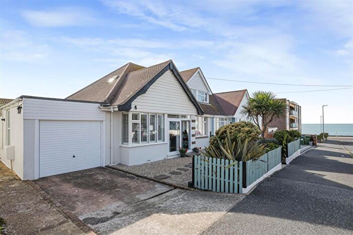 4 Bedroom Chalet For Sale In Connaught Road, Seaford, BN25