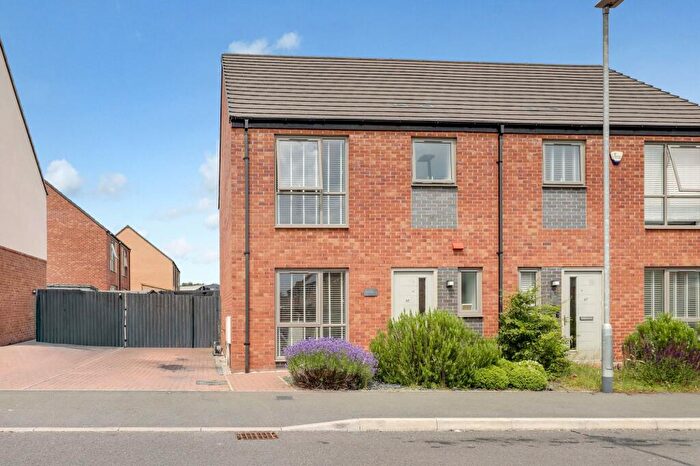 3 Bedroom Semi-Detached House For Sale In Harker Close, Hucknall, NG15